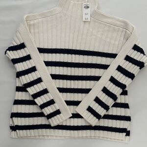 Abercrombie & Fitch White and Navy Striped Ribbed Turtleneck Sweater